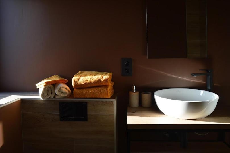 La Jardiniere Bed and Breakfast Érezée Εξωτερικό φωτογραφία